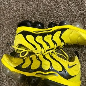 Used - Vapormax Plus - Don’t wear anymore - Wore less than 10 times - $188 obo